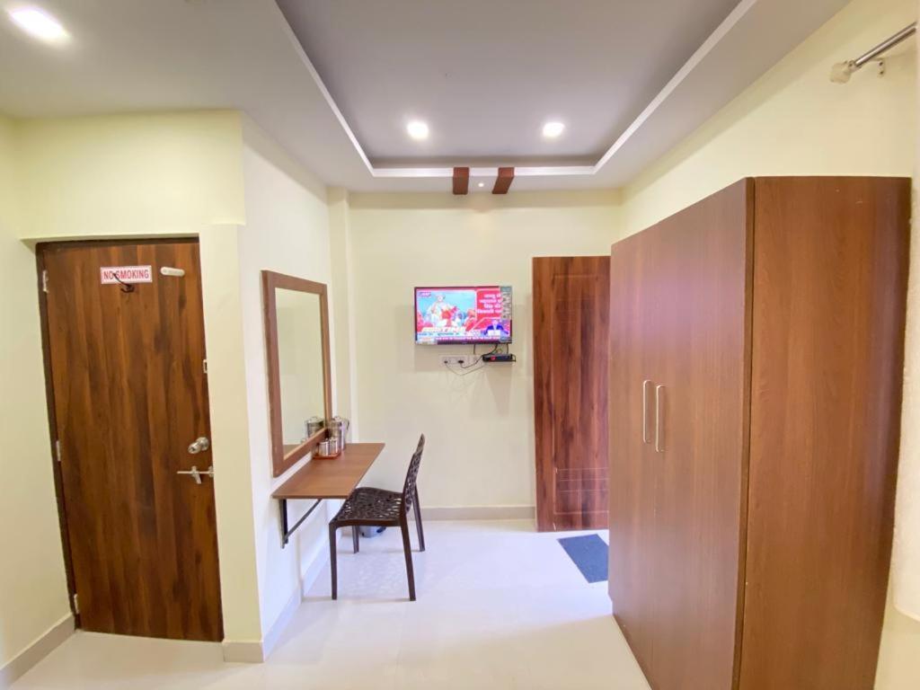 波尔沃林 Prabhuvihar Residency酒店 外观 照片
